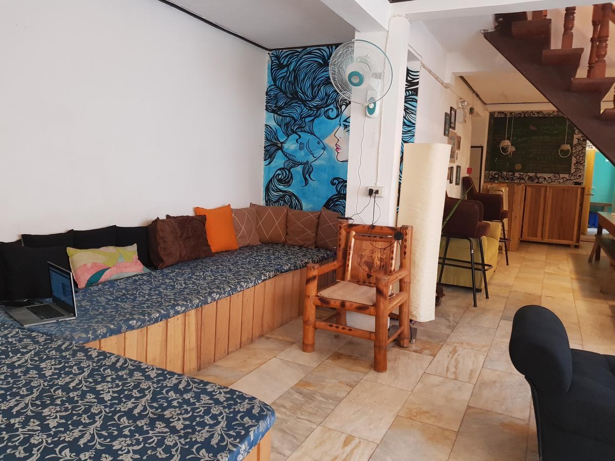 Go Surfari House Hostel Baler Luaran gambar