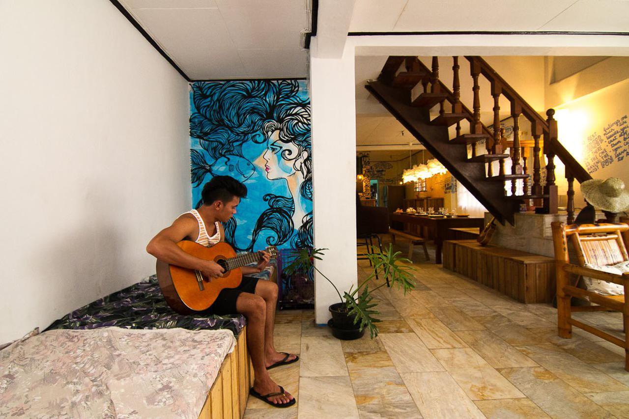 Go Surfari House Hostel Baler Luaran gambar