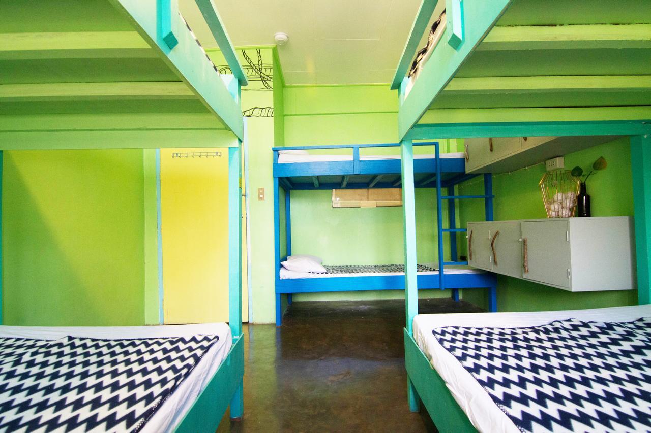 Go Surfari House Hostel Baler Luaran gambar